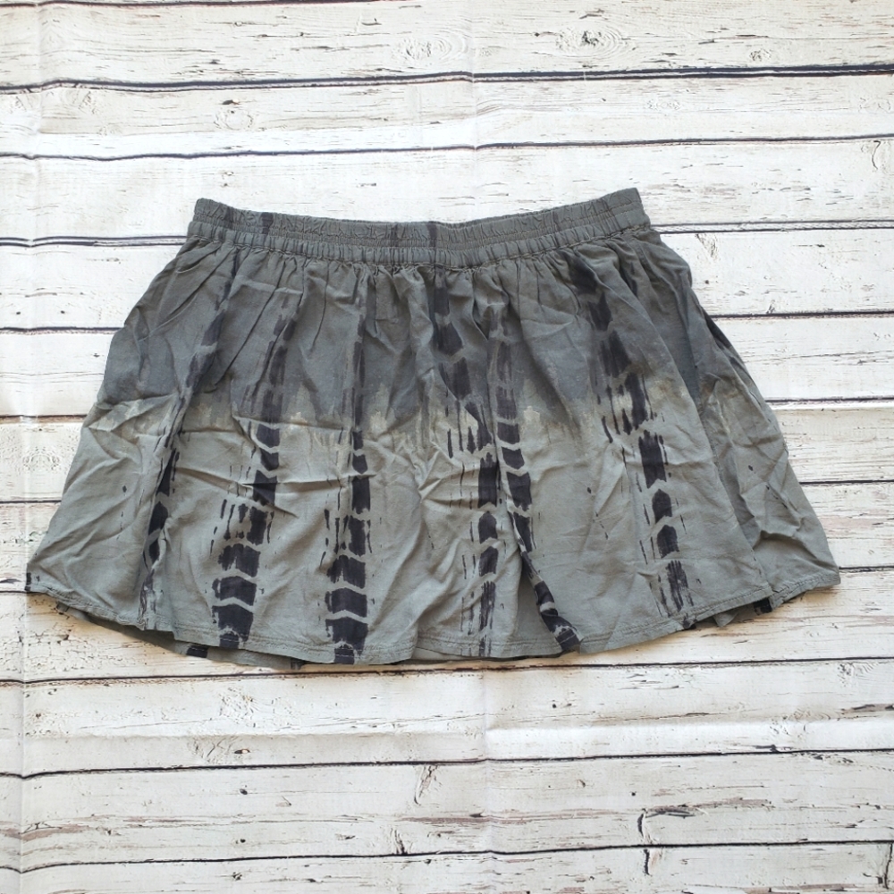 American Eagle olive green ombre tie dye skirt size large